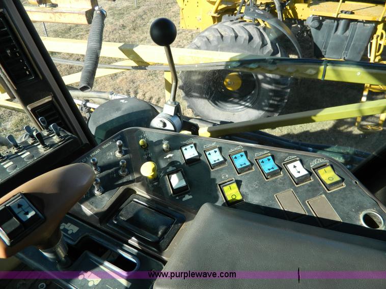 image for item H2320 1996 Ag-Chem RoGator 854 self-propelled sprayer