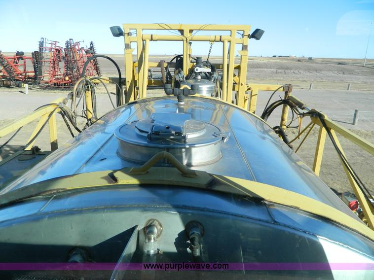 image for item H2320 1996 Ag-Chem RoGator 854 self-propelled sprayer