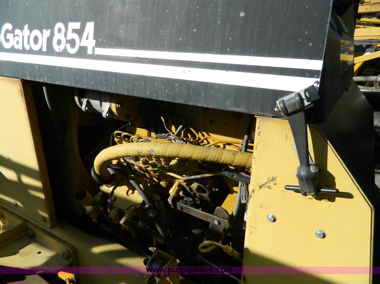 image for item H2320 1996 Ag-Chem RoGator 854 self-propelled sprayer