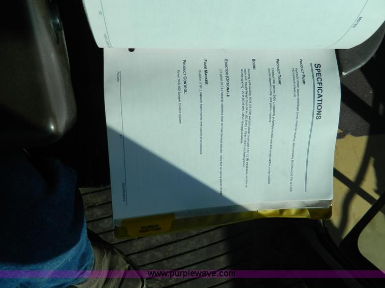 image for item H2320 1996 Ag-Chem RoGator 854 self-propelled sprayer