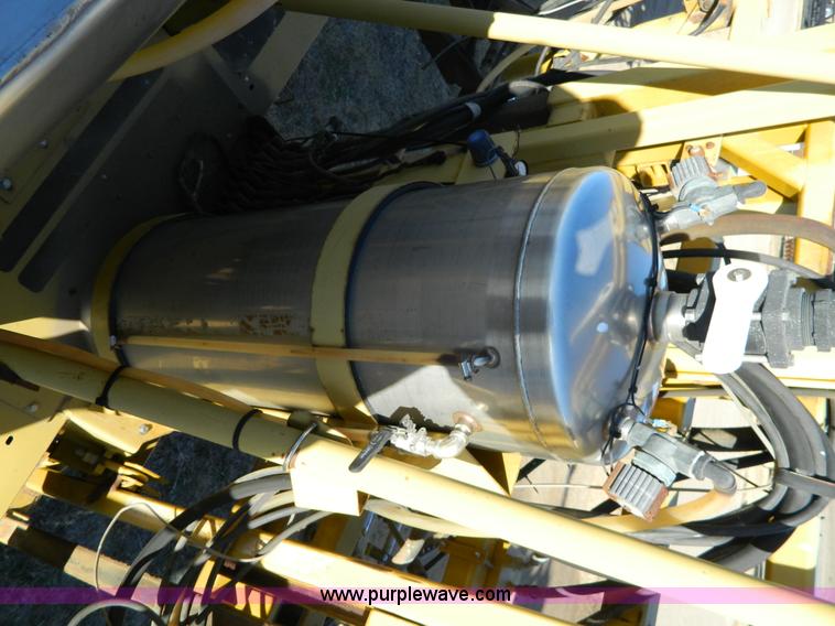 image for item H2320 1996 Ag-Chem RoGator 854 self-propelled sprayer