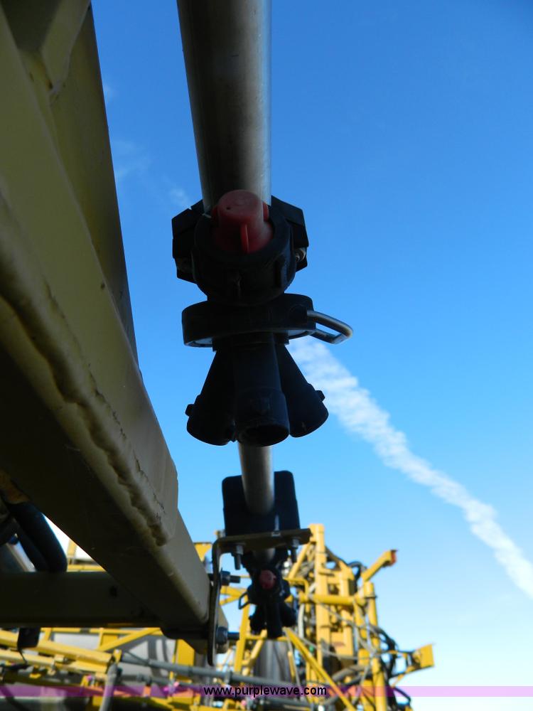 image for item H2320 1996 Ag-Chem RoGator 854 self-propelled sprayer