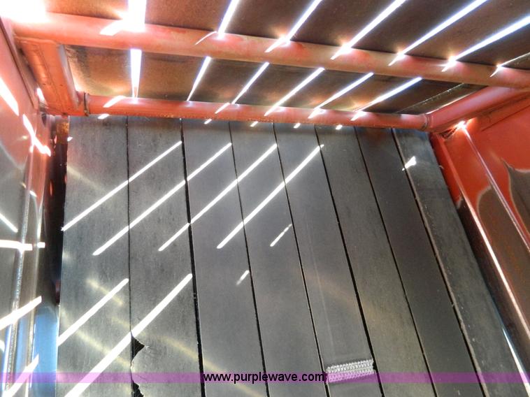 image for item H2321 1993 Hesston 565A round baler