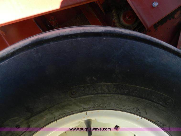 image for item H2321 1993 Hesston 565A round baler