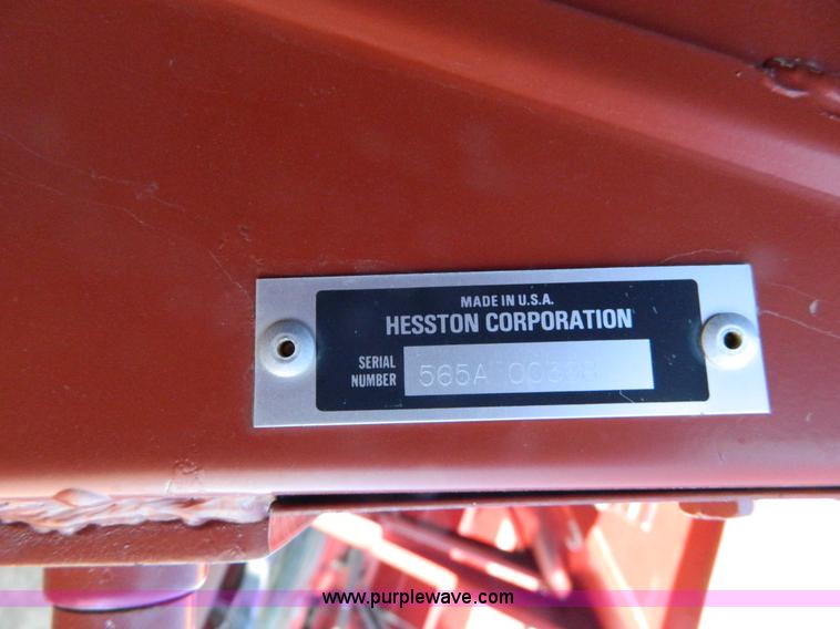 image for item H2321 1993 Hesston 565A round baler