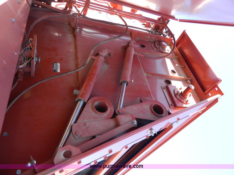 image for item H2321 1993 Hesston 565A round baler