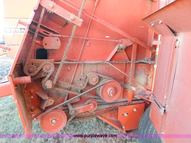 image for item H2321 1993 Hesston 565A round baler