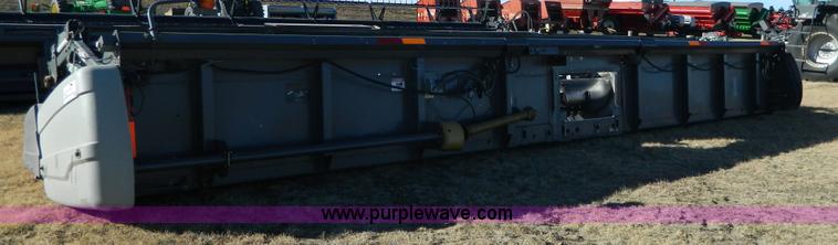 image for item H2322 2009 Gleaner 7200 rigid header
