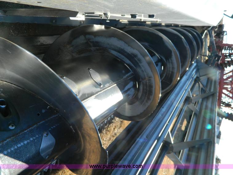 image for item H2322 2009 Gleaner 7200 rigid header