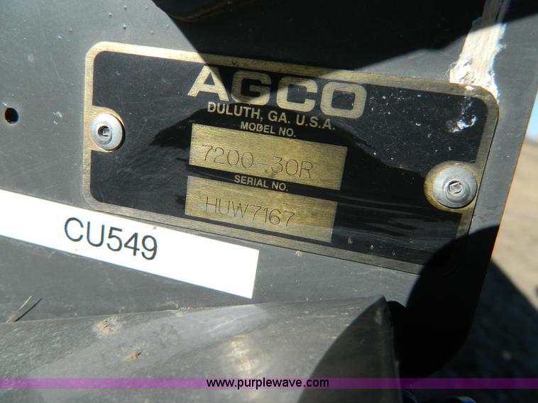 image for item H2322 2009 Gleaner 7200 rigid header