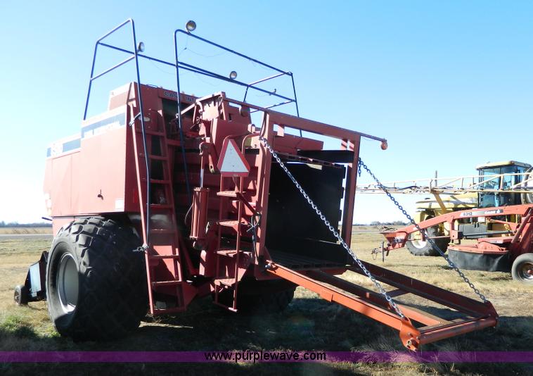 image for item H2326 1990 Case IH 8580 large square baler
