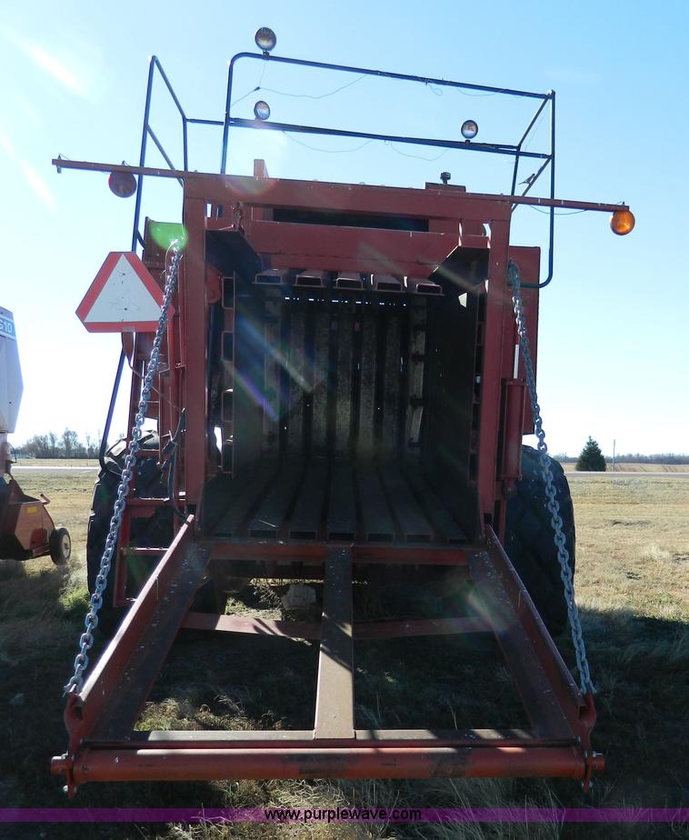 image for item H2326 1990 Case IH 8580 large square baler