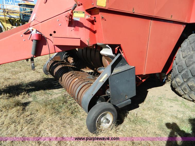 image for item H2326 1990 Case IH 8580 large square baler