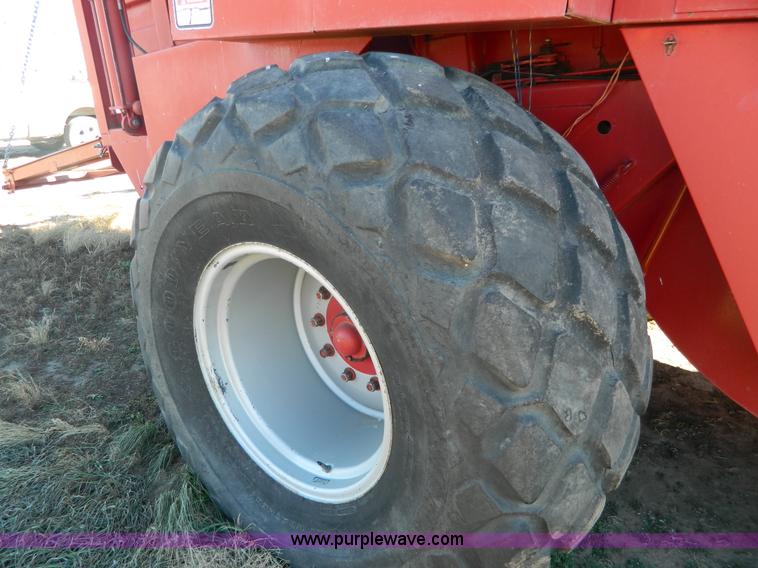 image for item H2326 1990 Case IH 8580 large square baler