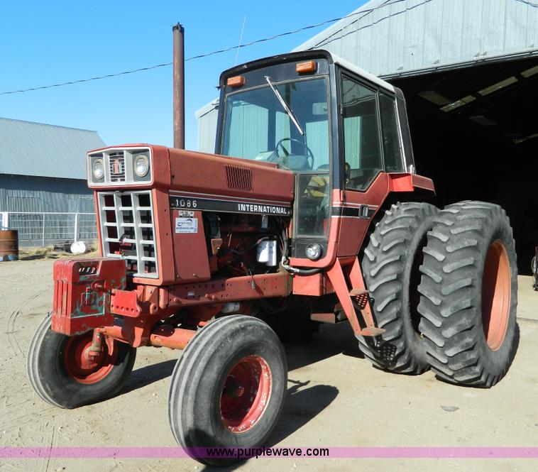 image for item H2329 International 1086 tractor