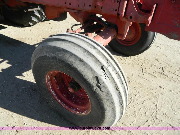 image for item H2329 International 1086 tractor