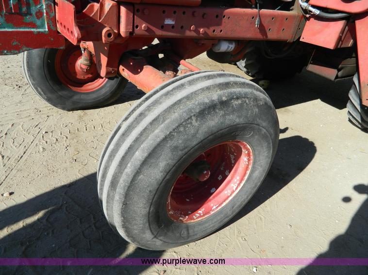 image for item H2329 International 1086 tractor