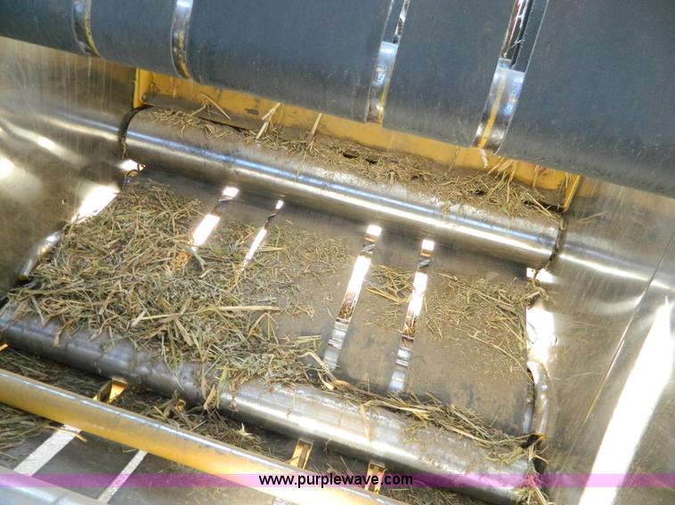 image for item H2330 1995 Vermeer 605K round baler