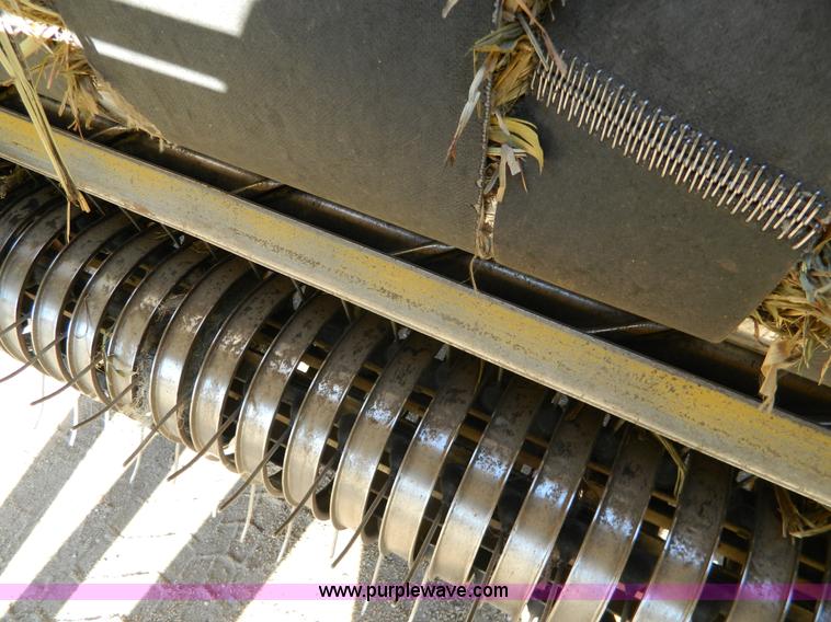 image for item H2330 1995 Vermeer 605K round baler