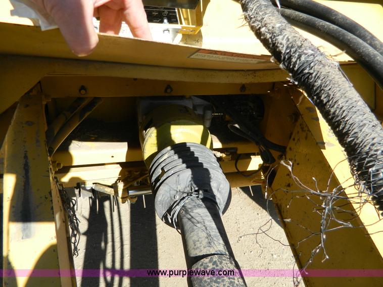 image for item H2331 1993 Vermeer 605K round baler