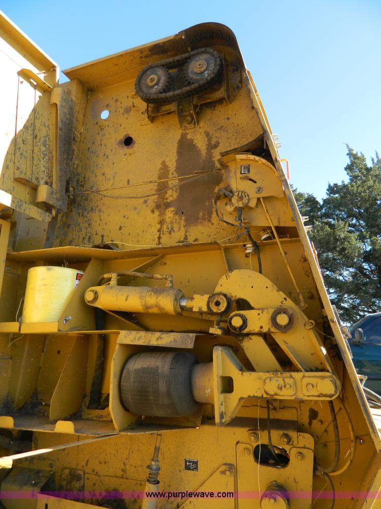 image for item H2331 1993 Vermeer 605K round baler