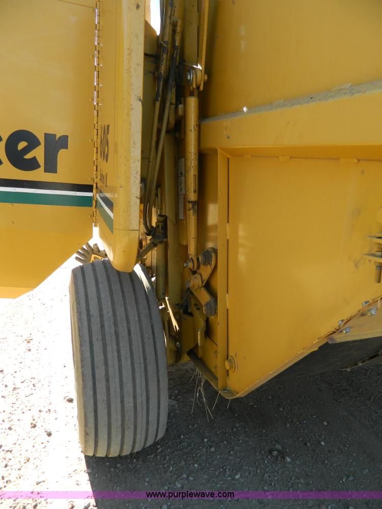 image for item H2331 1993 Vermeer 605K round baler