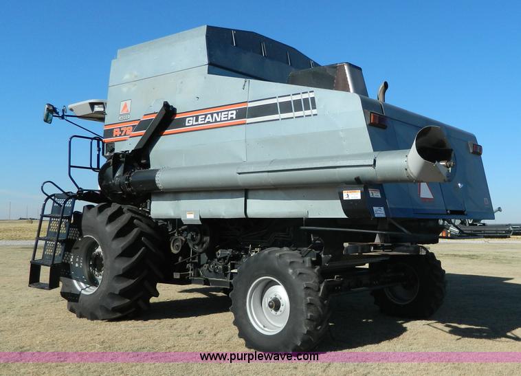 image for item H2333 1996 AGCO Gleaner R72 combine