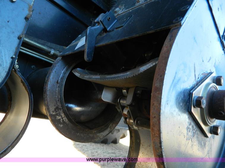 image for item H2333 1996 AGCO Gleaner R72 combine