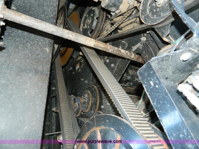 image for item H2333 1996 AGCO Gleaner R72 combine