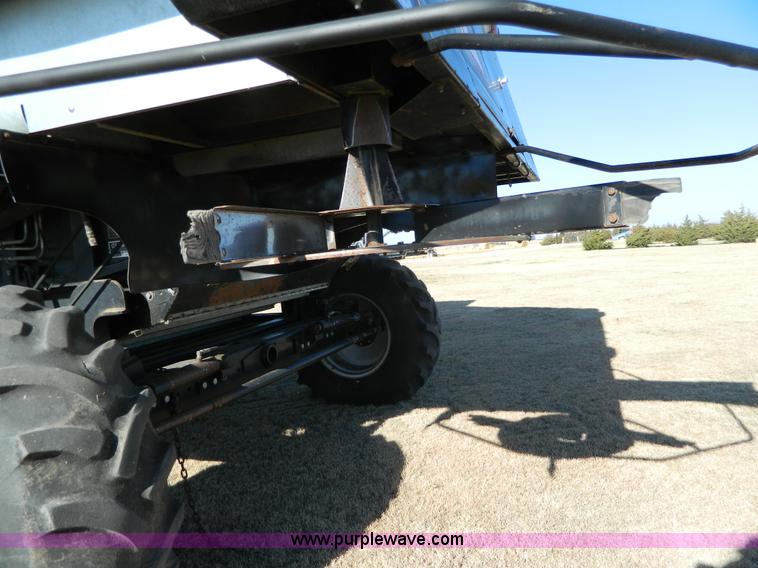 image for item H2333 1996 AGCO Gleaner R72 combine