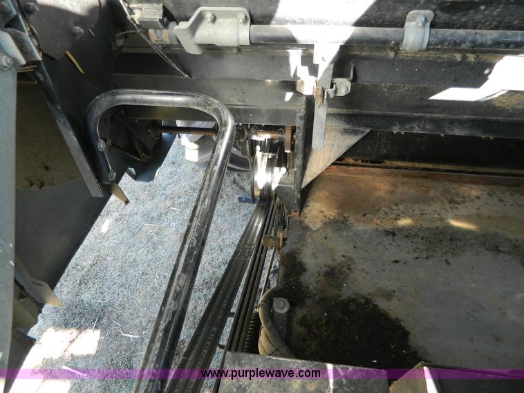 image for item H2333 1996 AGCO Gleaner R72 combine