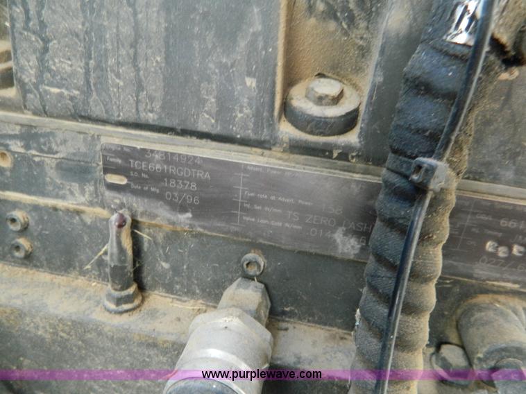 image for item H2333 1996 AGCO Gleaner R72 combine