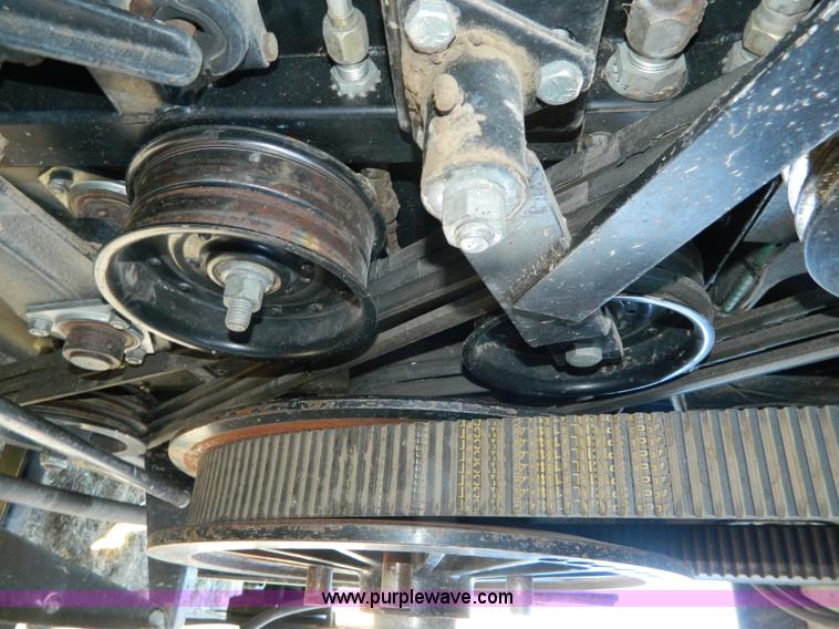 image for item H2333 1996 AGCO Gleaner R72 combine