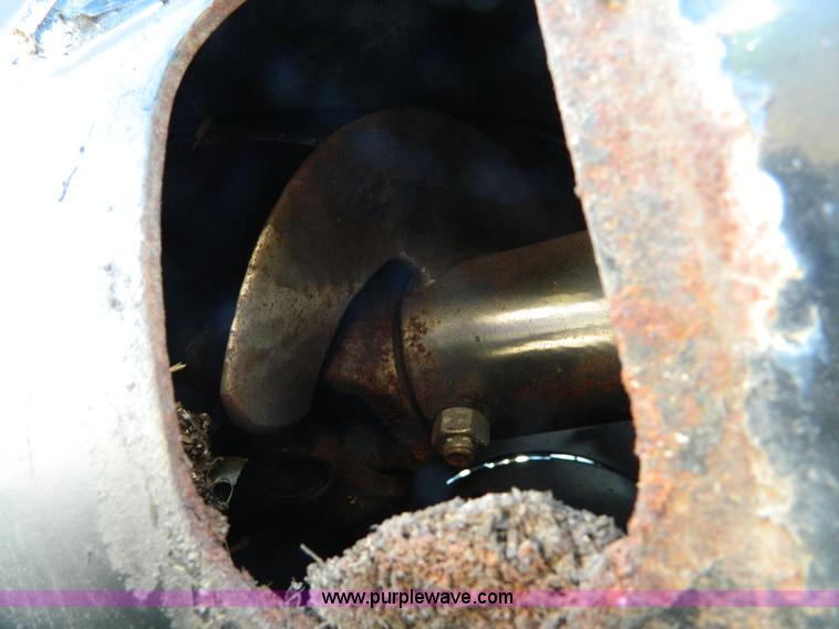 image for item H2333 1996 AGCO Gleaner R72 combine