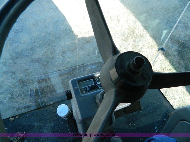 image for item H2333 1996 AGCO Gleaner R72 combine