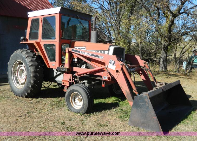 image for item H2349 1974 Massey Ferguson 1085 tractor
