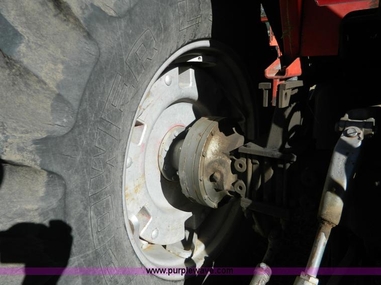 image for item H2349 1974 Massey Ferguson 1085 tractor