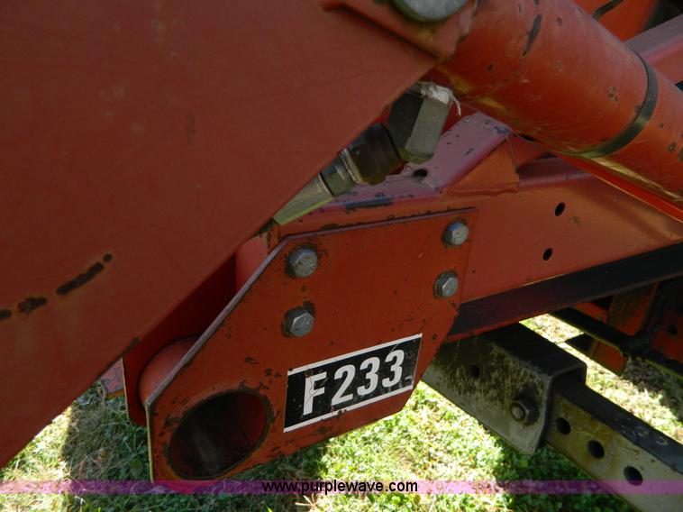 image for item H2349 1974 Massey Ferguson 1085 tractor