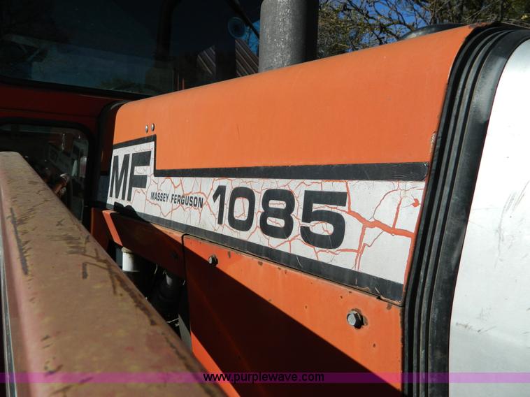 image for item H2349 1974 Massey Ferguson 1085 tractor