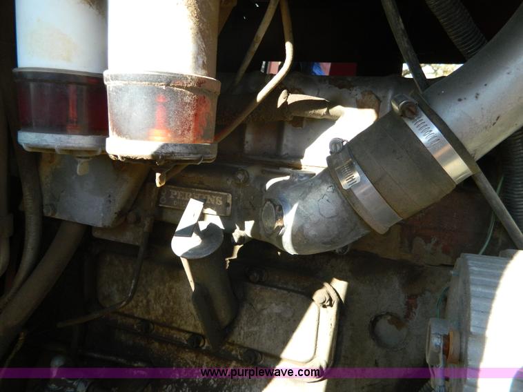 image for item H2349 1974 Massey Ferguson 1085 tractor