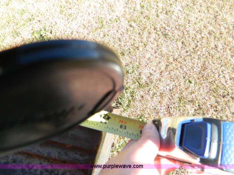 image for item H2349 1974 Massey Ferguson 1085 tractor