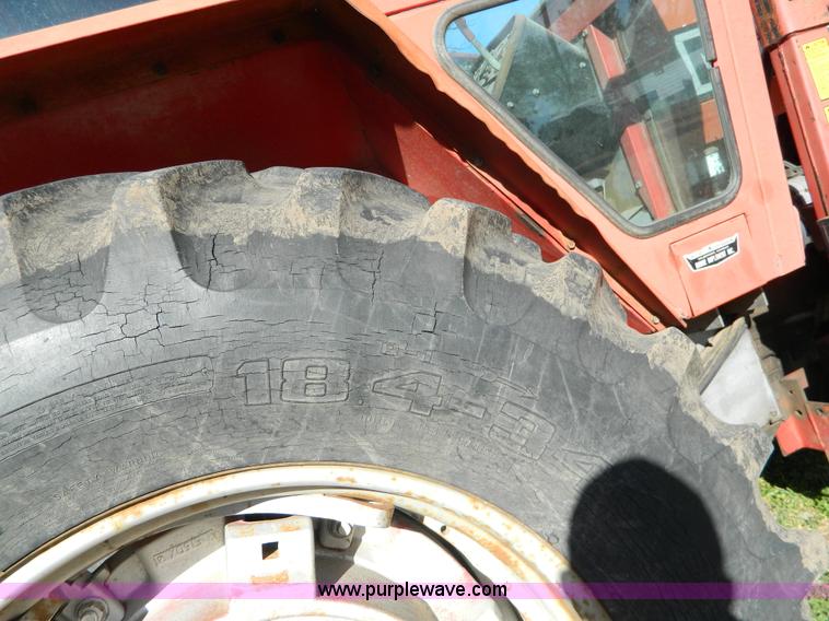 image for item H2349 1974 Massey Ferguson 1085 tractor