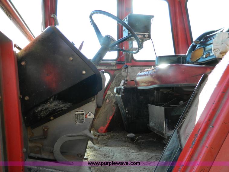 image for item H2349 1974 Massey Ferguson 1085 tractor