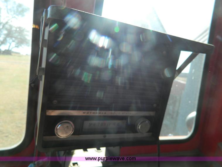 image for item H2349 1974 Massey Ferguson 1085 tractor