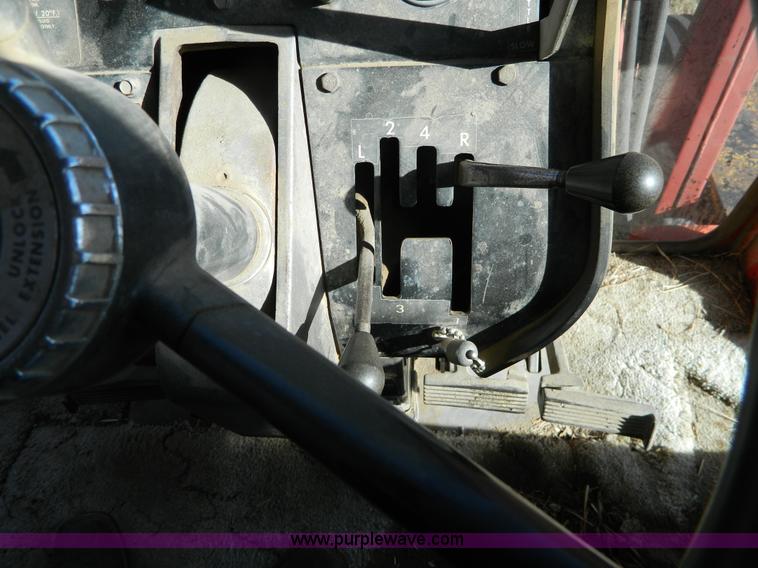 image for item H2349 1974 Massey Ferguson 1085 tractor