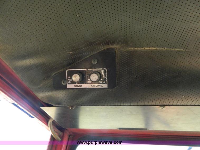 image for item H2349 1974 Massey Ferguson 1085 tractor