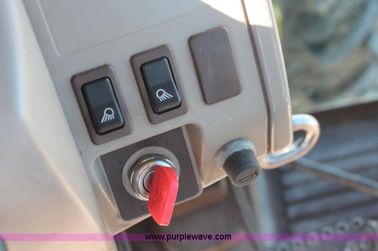 image for item H5509 2007 John Deere 6615 MFWD tractor