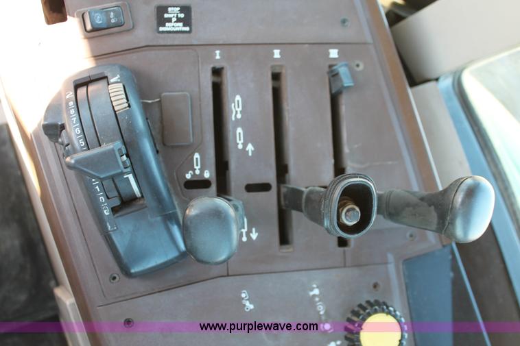 image for item H5509 2007 John Deere 6615 MFWD tractor