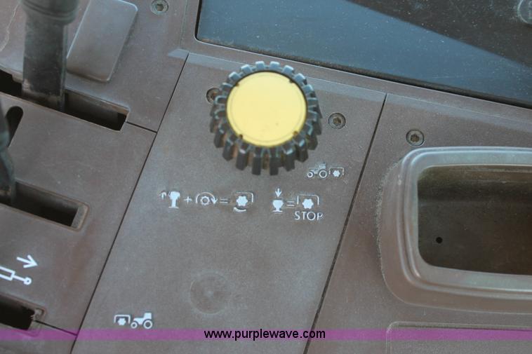 image for item H5509 2007 John Deere 6615 MFWD tractor