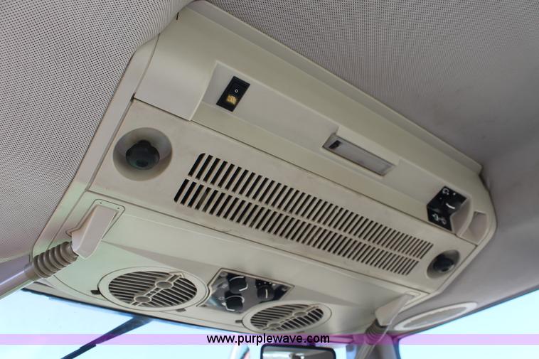 image for item H5509 2007 John Deere 6615 MFWD tractor